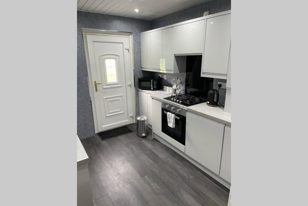 Beautiful Two Bedroom Flat By The Loch Balloch Ngoại thất bức ảnh